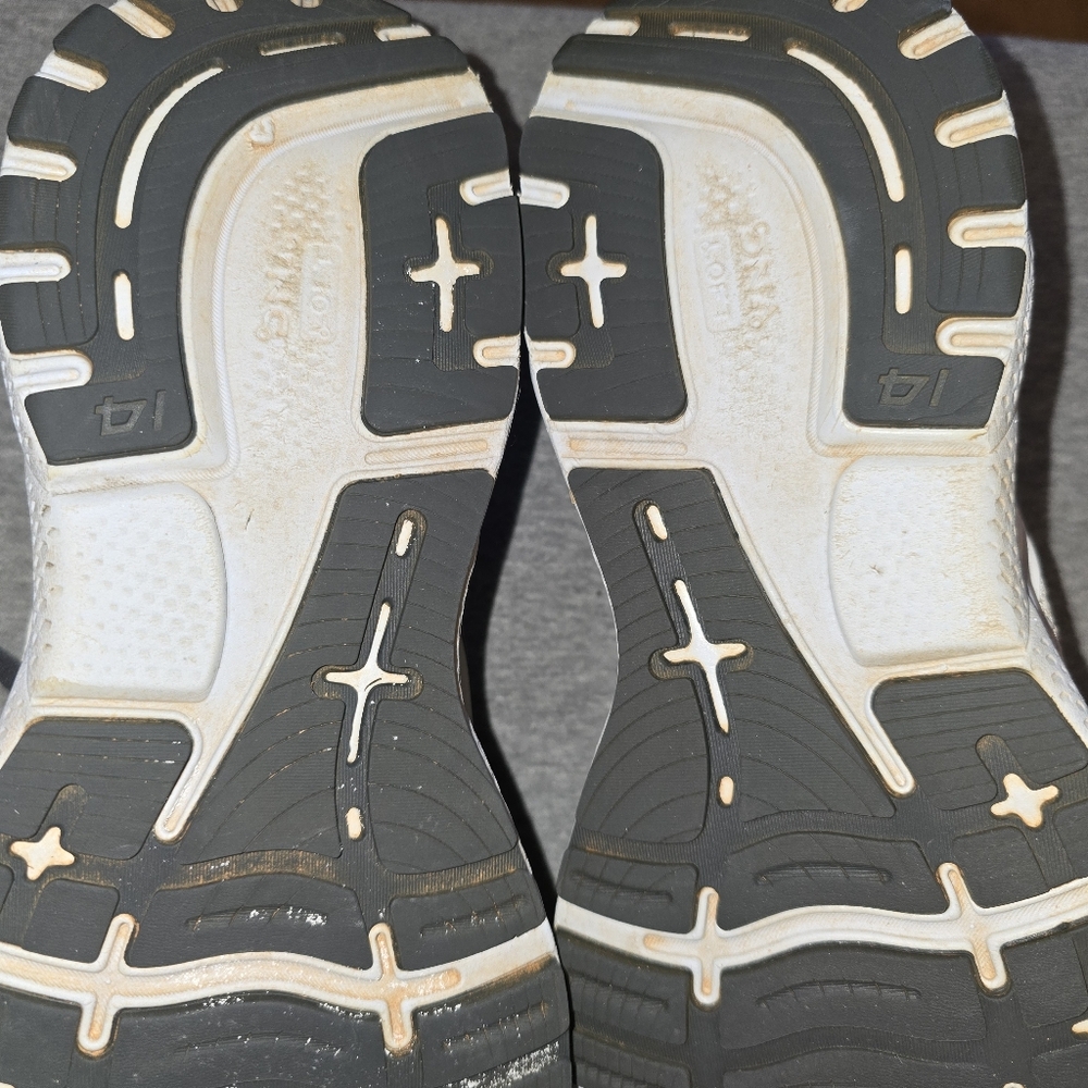 Brooks Women Size 10 Comfy footwear,workout,running - Picture 9 of 9
